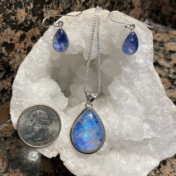 Sterling Silver Genuine Blue Rainbow Moonstone Set. Retail 260.00 NWT - Picture 7 of 8